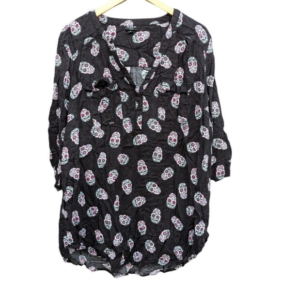 Torrid Woman Plus Size 2X Black Pop Over Blouse Tab Sleeve Sugar Skull Goth Neon - Picture 1 of 7